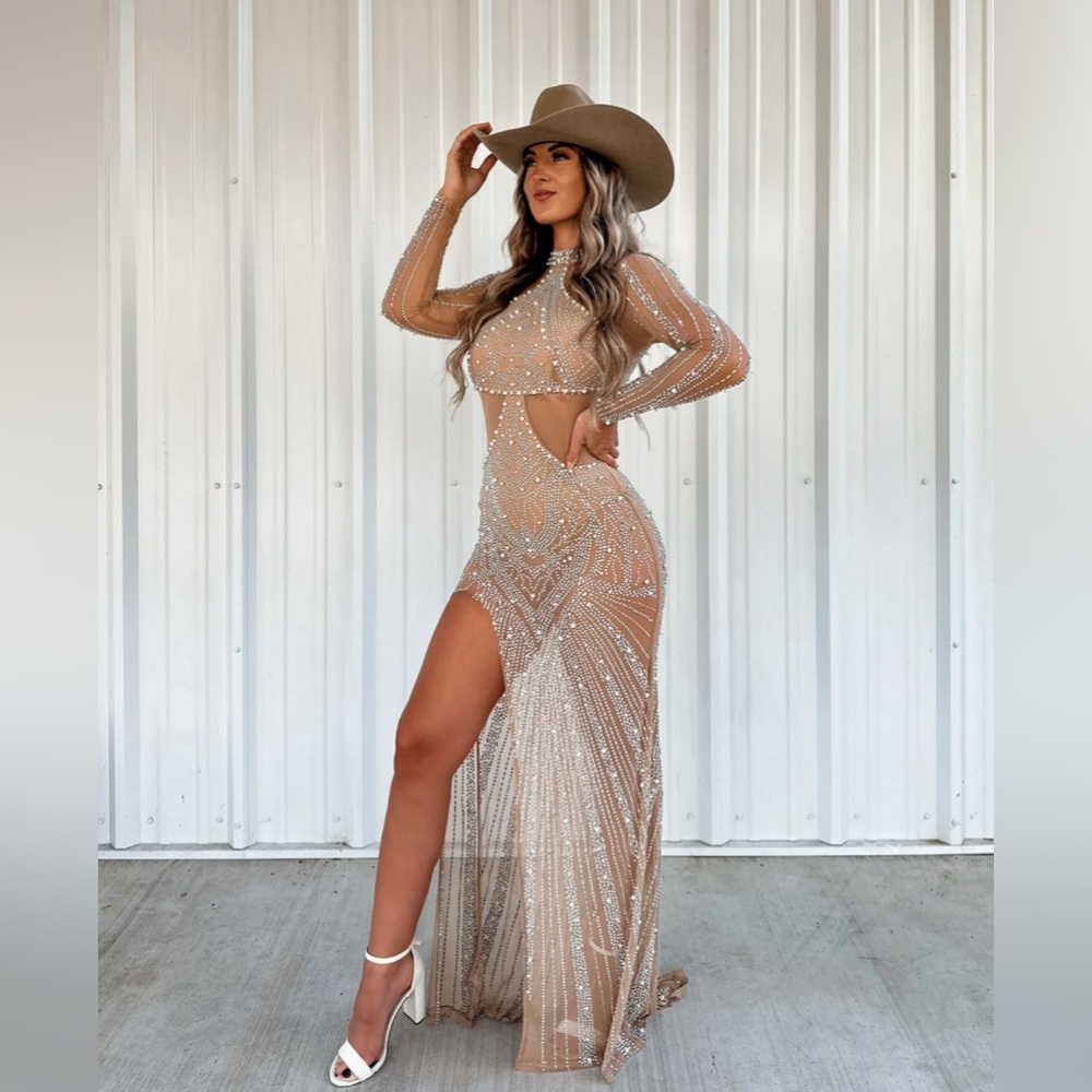 Punchy blonde pearls over diamonds maxi dress